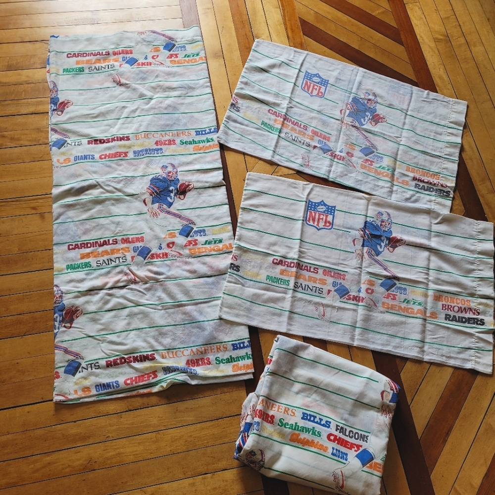 Vintage NFL football teams twin sheet set